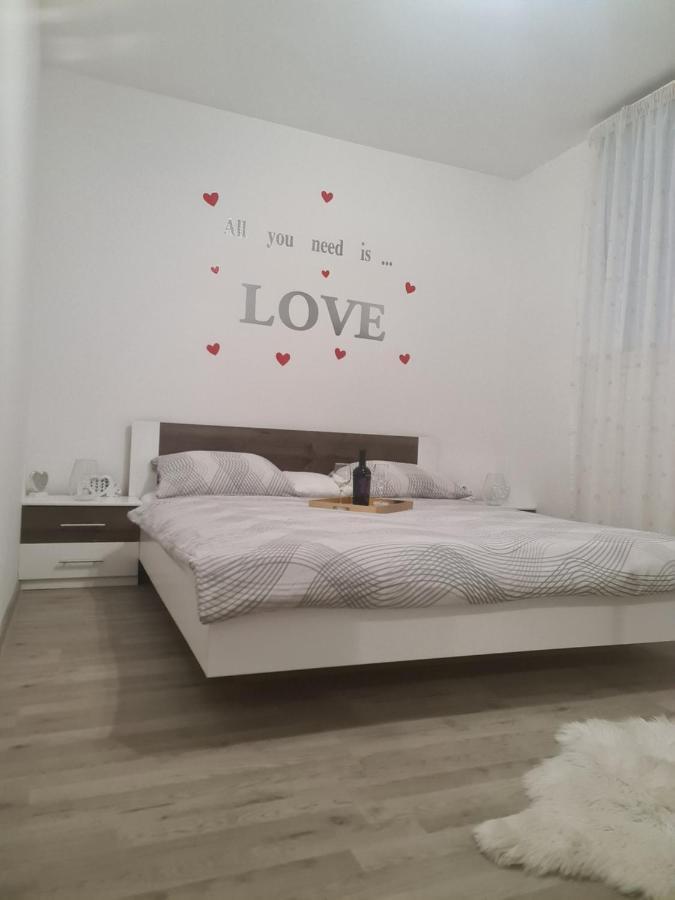 Manuela Apartment Сен Екстериор снимка