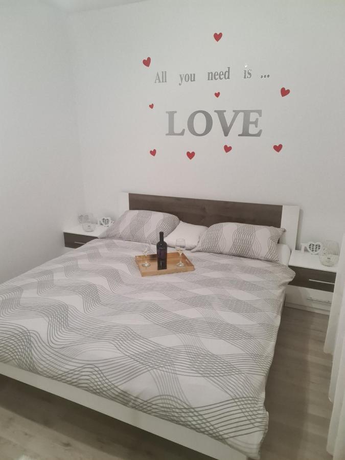 Manuela Apartment Сен Екстериор снимка